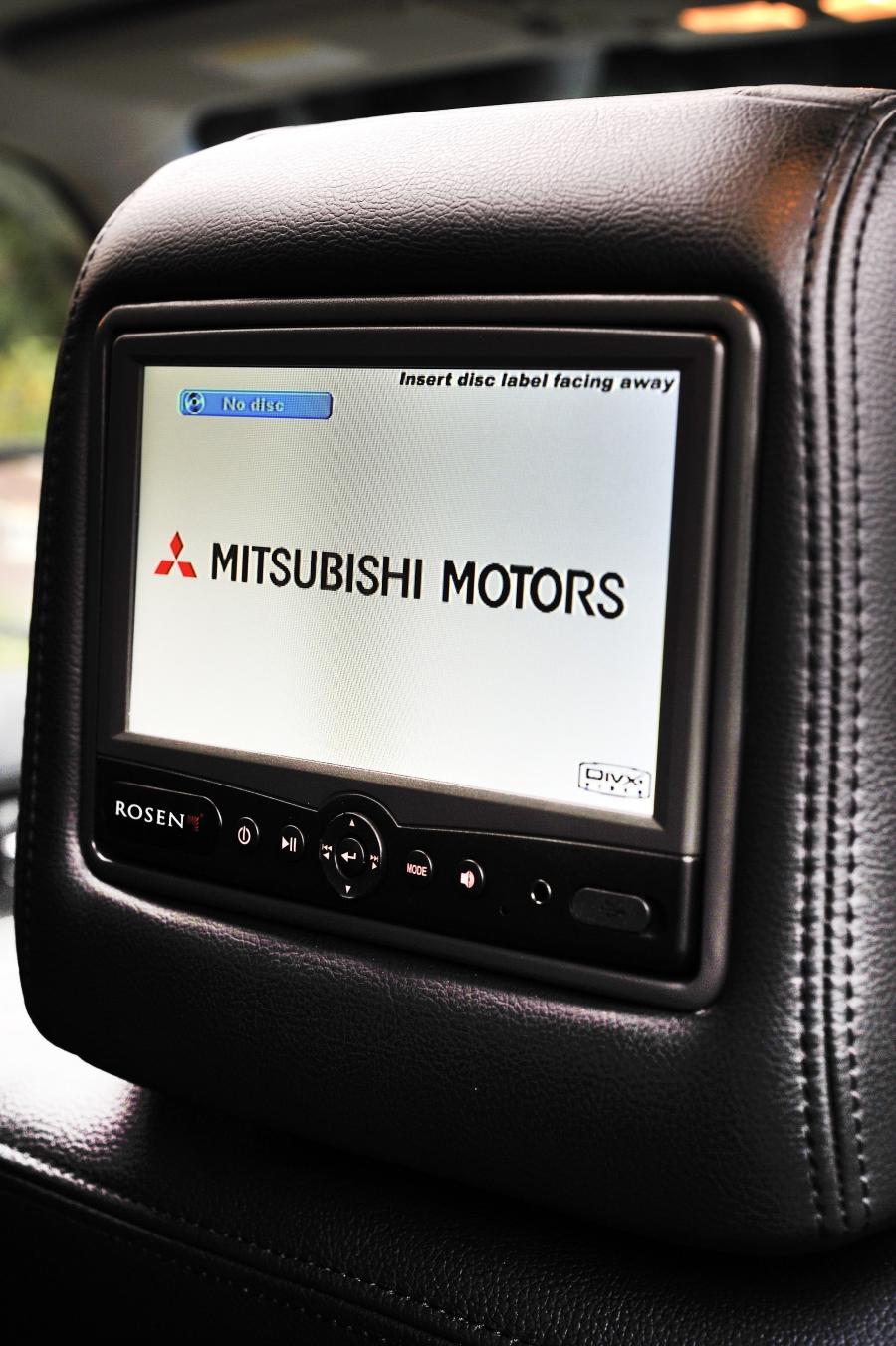  Mitsubishi Shogun Black 2012 года  (UK) (фото 7 из 85)